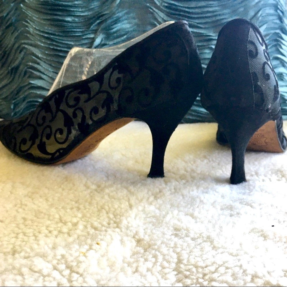 Red by Ramón Tenza Velvet Flocked Scroll - Sz 8 - Picture 2 of 3